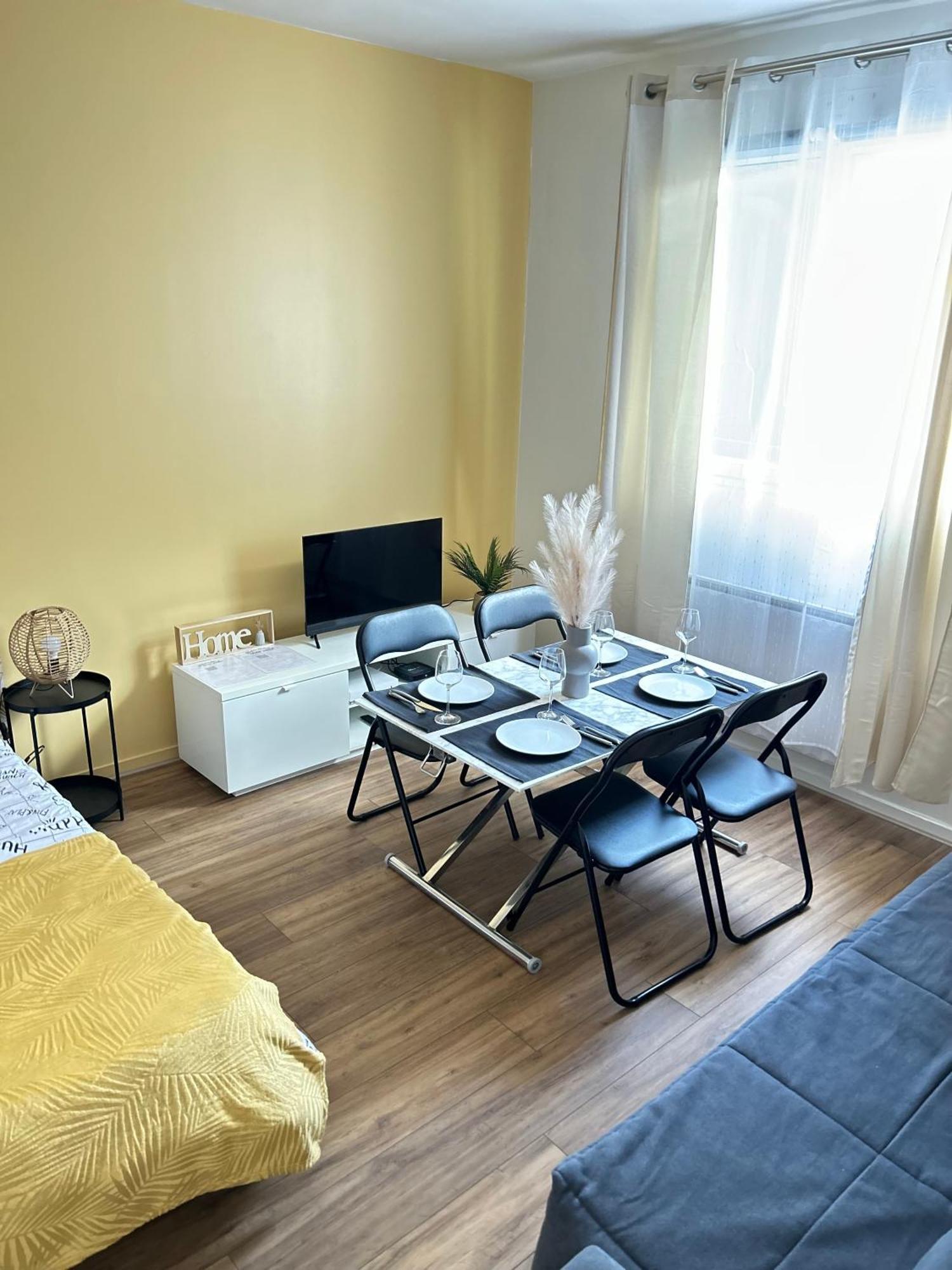 Appartement Maisonnette Parc Asterix I Roissy Cdg I Chateau De Chantilly I Paris